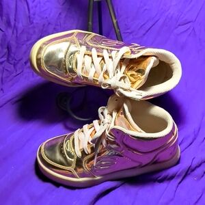 Skechers rose gold Energy Lights girls size 3.5 shoes. Say